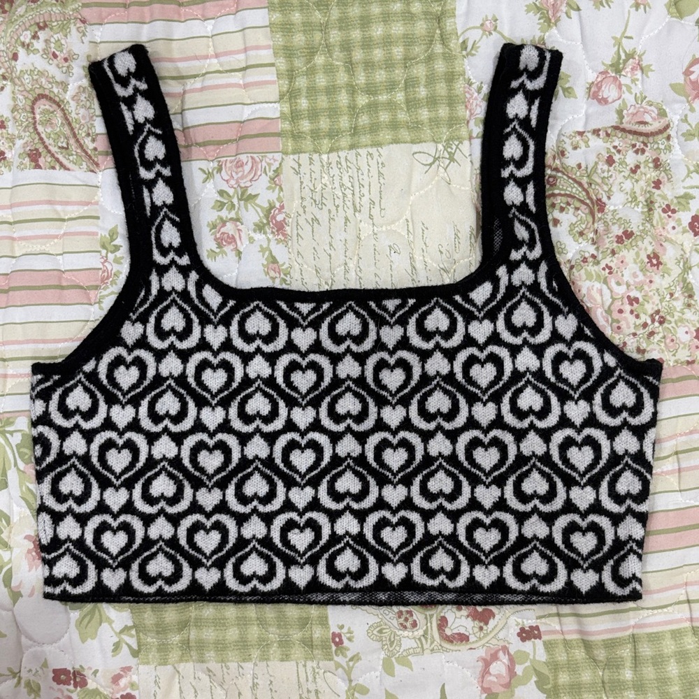 Cider Monochrome Heart Pattern Top